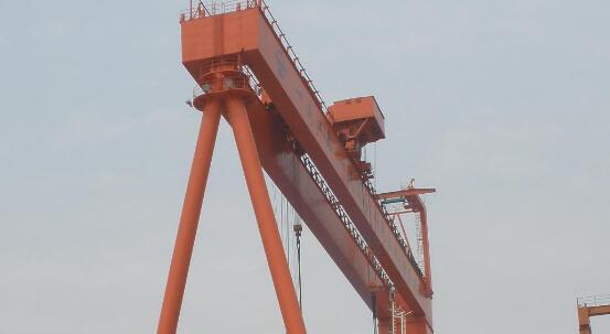 廣東深圳200噸造船門式起重機現(xiàn)場2 廣東深圳200噸造船門式起重機現(xiàn)場2