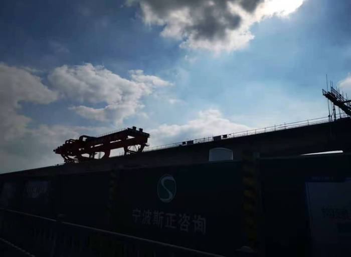 高鐵900噸架橋機出售
